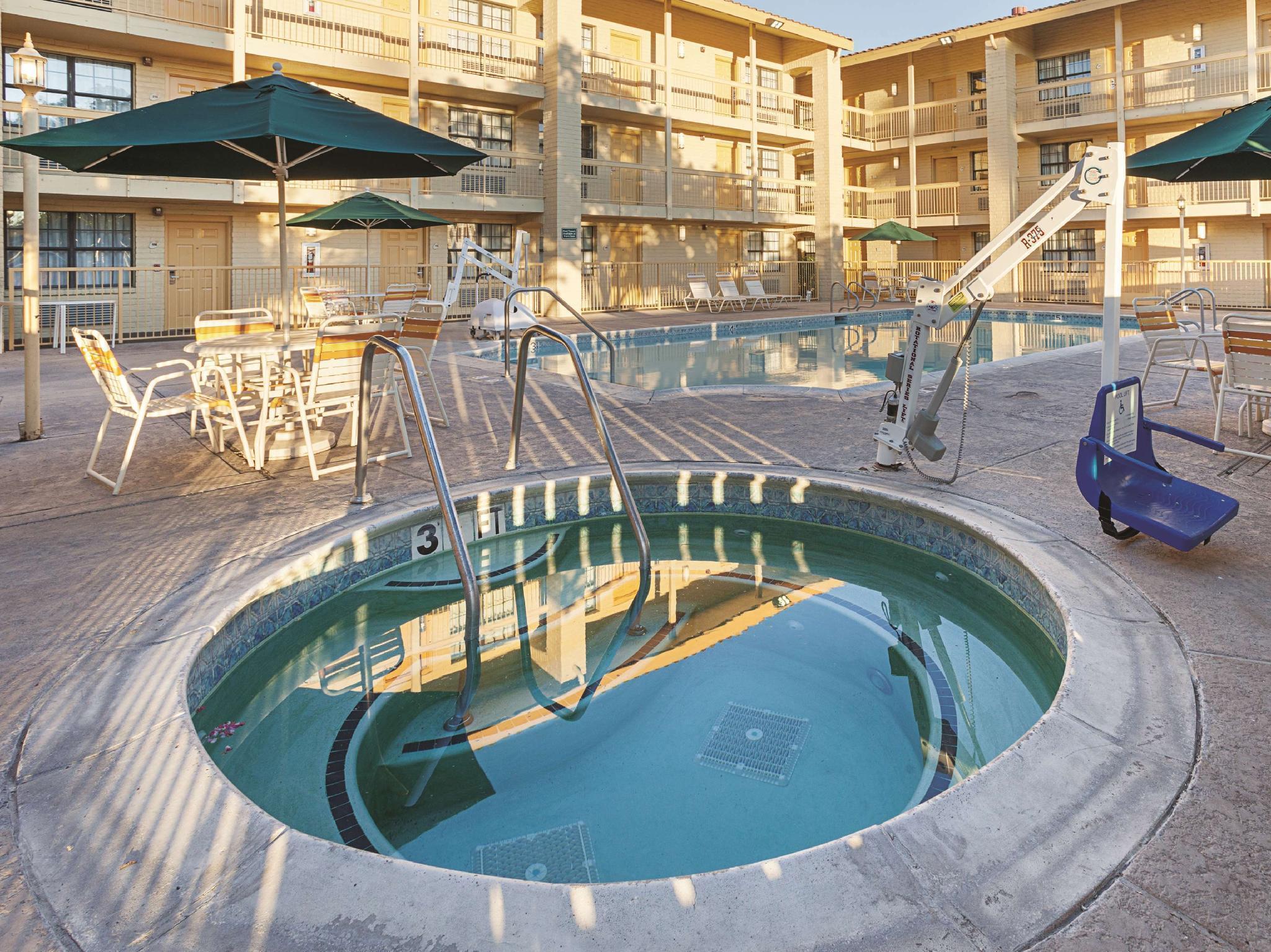 La Quinta Inn By Wyndham Sacramento North Carmichael Exterior photo