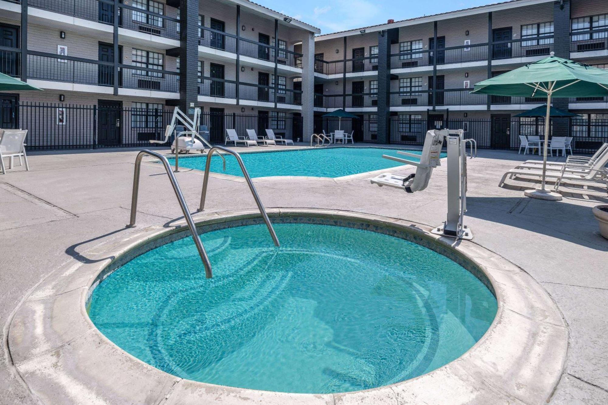 La Quinta Inn By Wyndham Sacramento North Carmichael Exterior photo